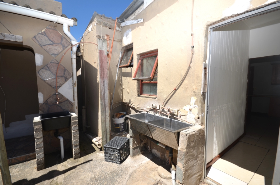 9 Bedroom Property for Sale in Quigney Eastern Cape